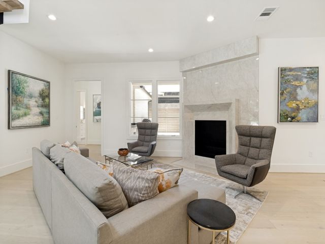 9539 Boedeker Drive, Dallas, TX 75225