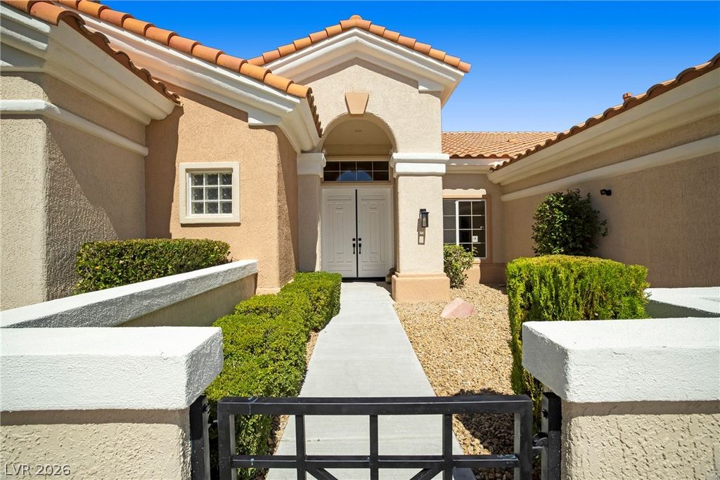 10648 Clarion Lane, Las Vegas, NV 89134 — photo 2