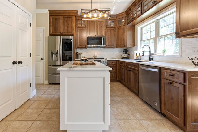 1663 Dilar Drive, Grove, OK 74344