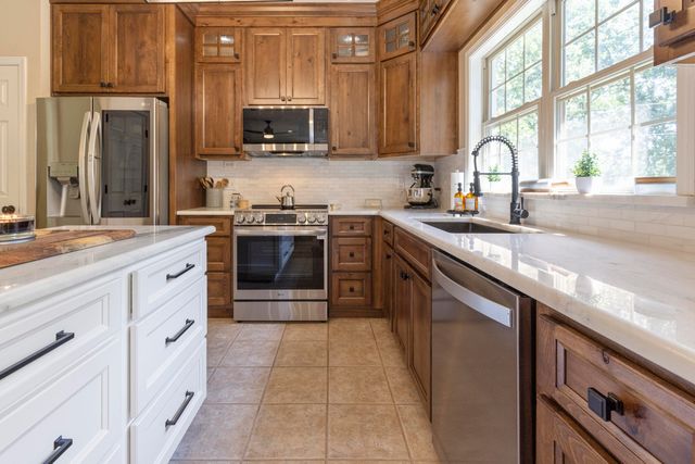 1663 Dilar Drive, Grove, OK 74344