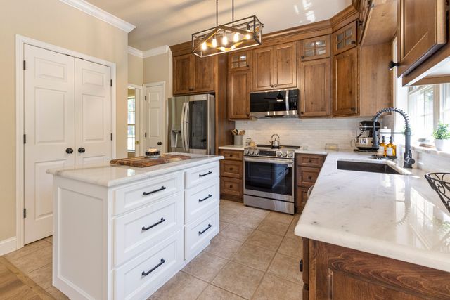 1663 Dilar Drive, Grove, OK 74344