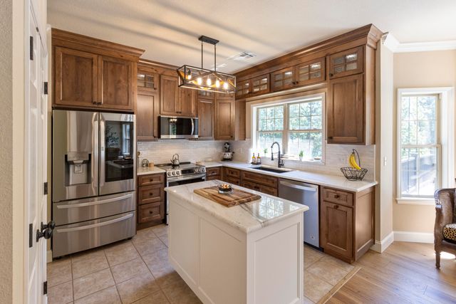 1663 Dilar Drive, Grove, OK 74344