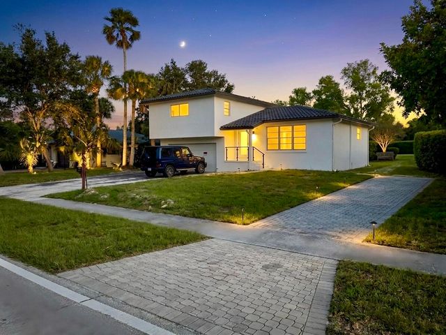 2520 Lone Pine Road, Palm Beach Gardens, FL 33410