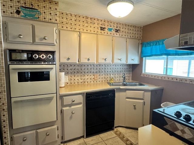 12501 ULMERTON ROAD 193, Largo, FL 33774