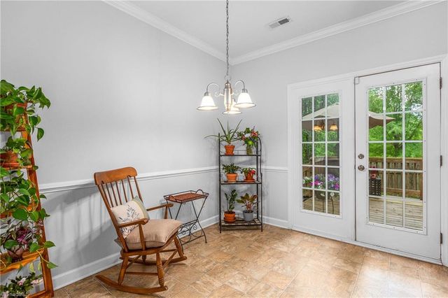 6604 Springfield Village Lane, Clemmons, NC 27012