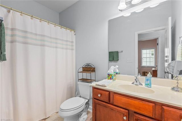6604 Springfield Village Lane, Clemmons, NC 27012