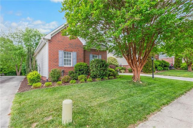 6604 Springfield Village Lane, Clemmons, NC 27012
