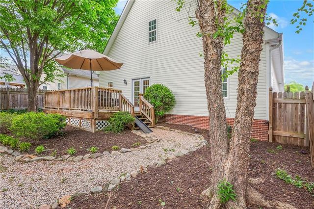 6604 Springfield Village Lane, Clemmons, NC 27012