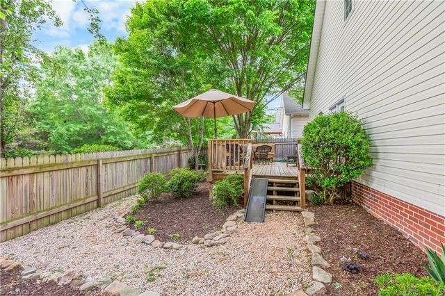 6604 Springfield Village Lane, Clemmons, NC 27012
