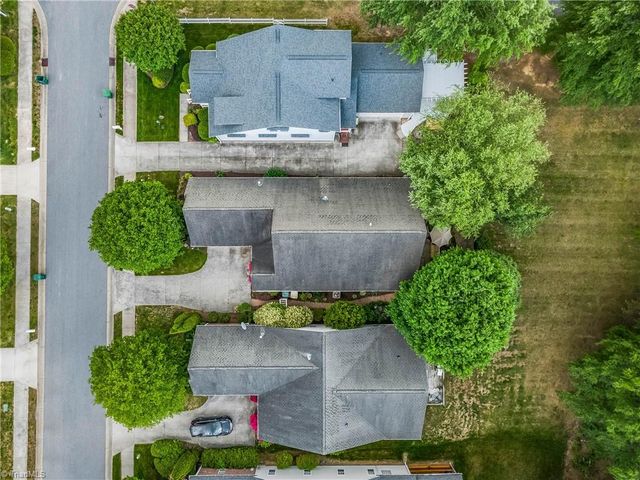 6604 Springfield Village Lane, Clemmons, NC 27012