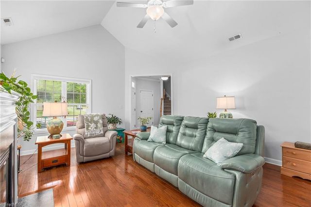 6604 Springfield Village Lane, Clemmons, NC 27012