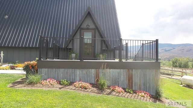 15 Skinner Lane, Salmon, ID 83467