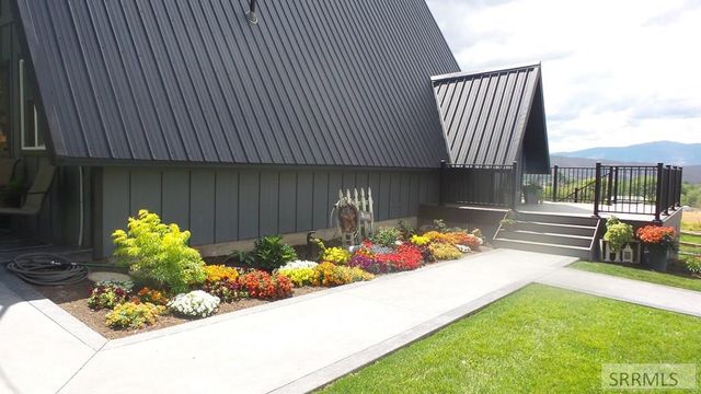 15 Skinner Lane, Salmon, ID 83467