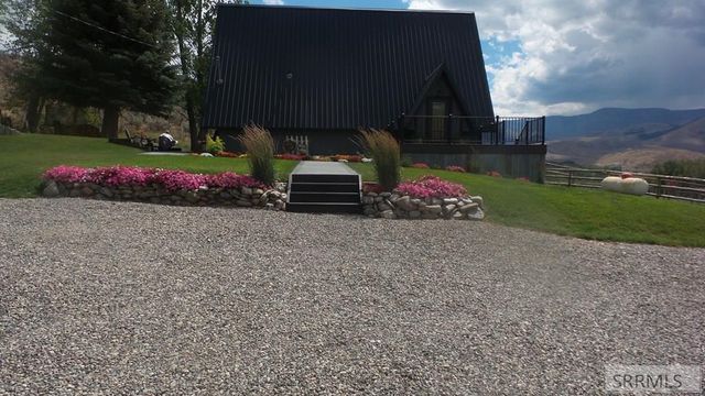 15 Skinner Lane, Salmon, ID 83467