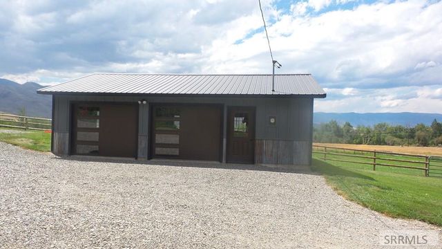 15 Skinner Lane, Salmon, ID 83467