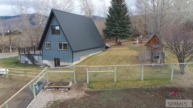 15 Skinner Lane, Salmon, ID 83467