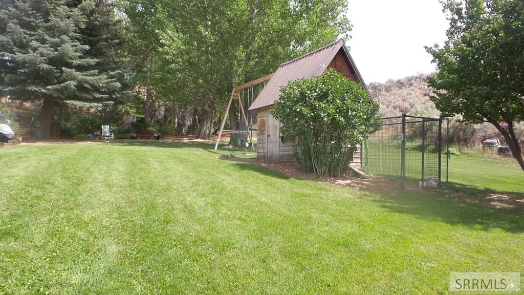 Image 10 of property listing at 15 Skinner Lane, Salmon, ID 83467