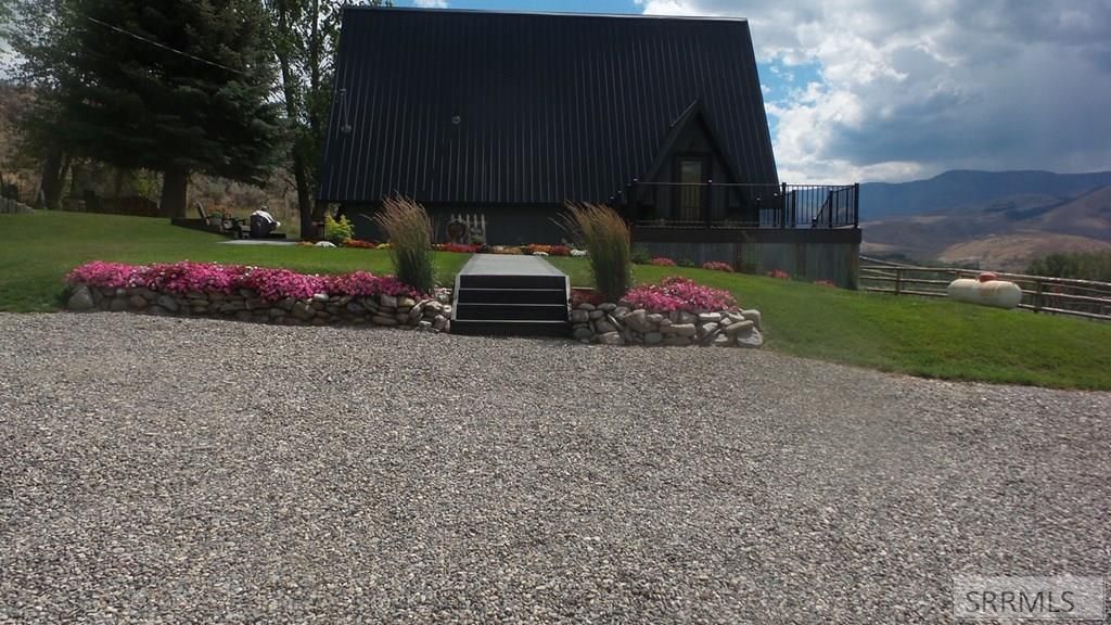 Image 3 of property listing at 15 Skinner Lane, Salmon, ID 83467