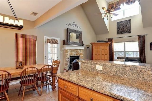 233 Castle Drive, Pottsboro, TX 75076