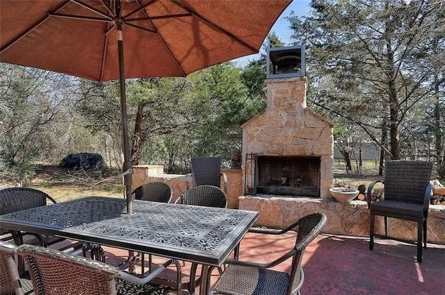 233 Castle Drive, Pottsboro, TX 75076