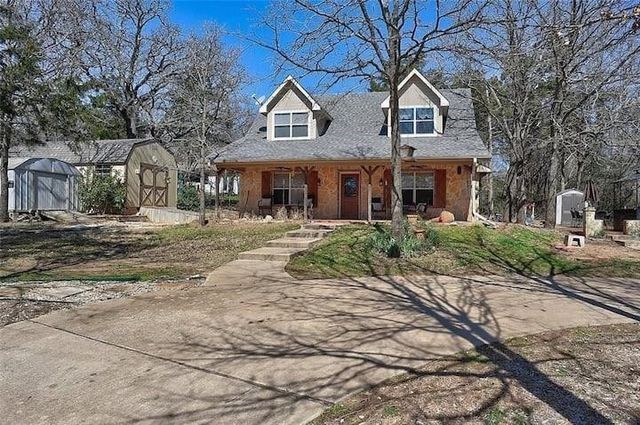 233 Castle Drive, Pottsboro, TX 75076