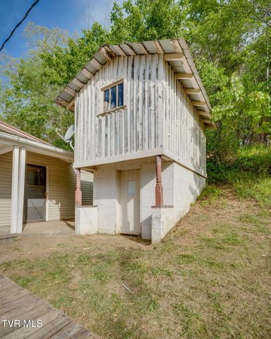 379 A P Carter Highway, Hiltons, VA 24258