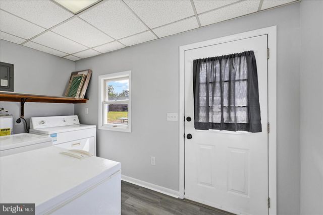 9 HELICOPTER DR, Middle River, MD 21220