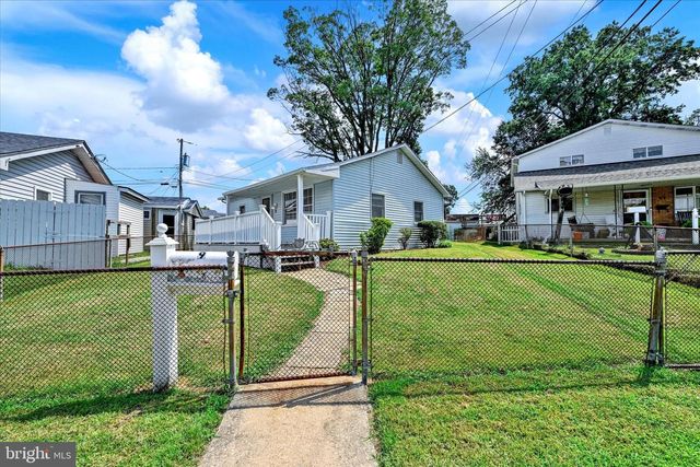 9 HELICOPTER DR, Middle River, MD 21220