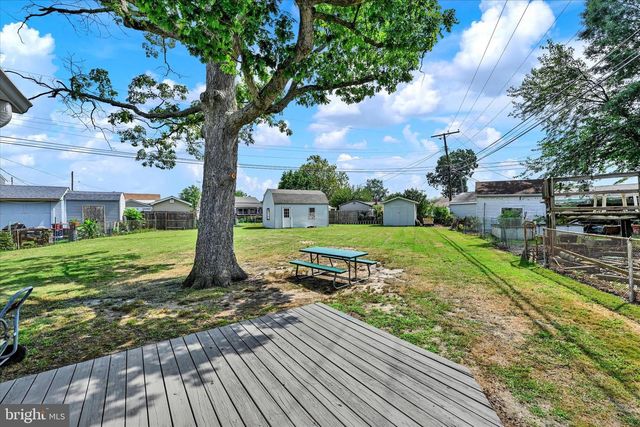 9 HELICOPTER DR, Middle River, MD 21220