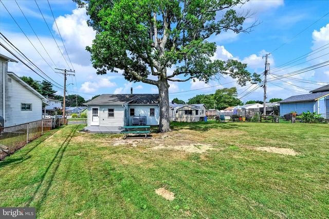 9 HELICOPTER DR, Middle River, MD 21220