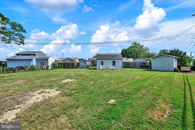 9 HELICOPTER DR, Middle River, MD 21220