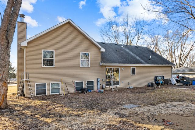 181 Skyline Drive, Carpentersville, IL 60110