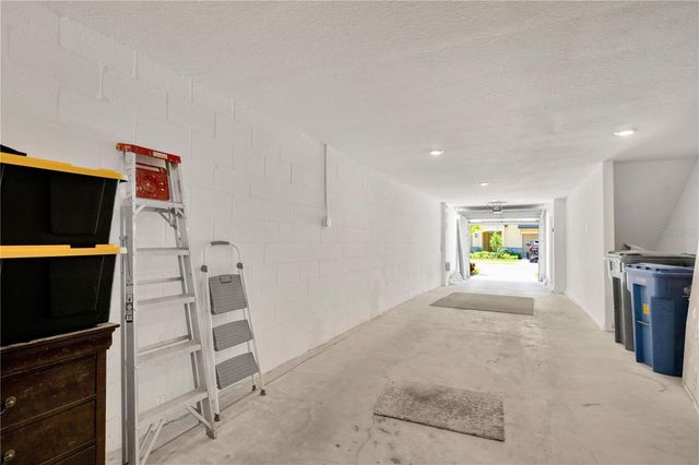 842 TENNYSON MILL CIRCLE, Tampa, FL 33619