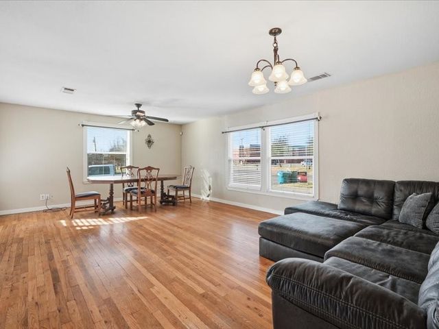 1515 E Nall Street, Sherman, TX 75090