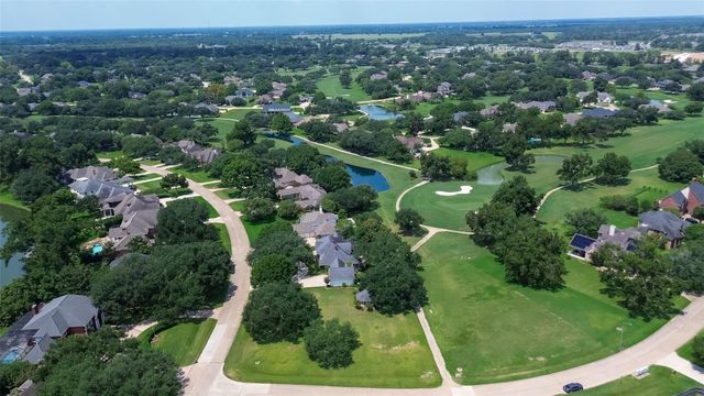 5319 Waterbeck Street, Weston Lakes, TX 77441