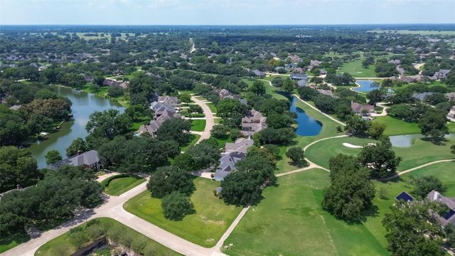 5319 Waterbeck Street, Weston Lakes, TX 77441