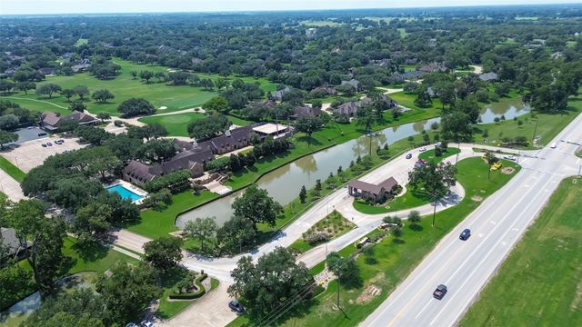 5319 Waterbeck Street, Weston Lakes, TX 77441