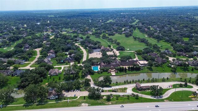 5319 Waterbeck Street, Weston Lakes, TX 77441