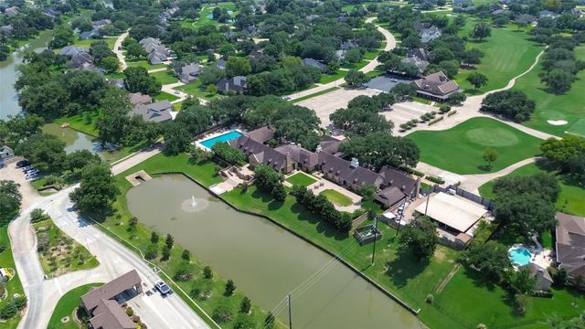 5319 Waterbeck Street, Weston Lakes, TX 77441