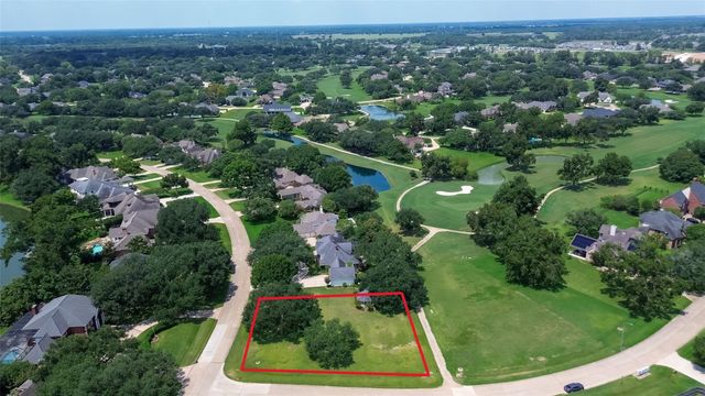5319 Waterbeck Street, Weston Lakes, TX 77441
