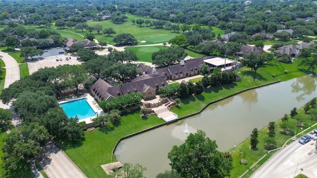 5319 Waterbeck Street, Weston Lakes, TX 77441