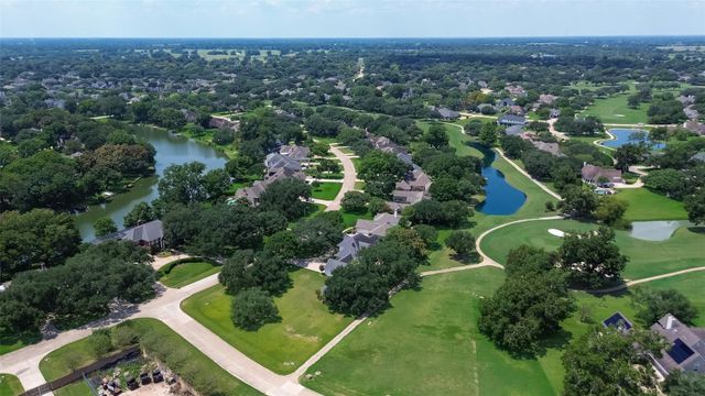 5319 Waterbeck Street, Weston Lakes, TX 77441