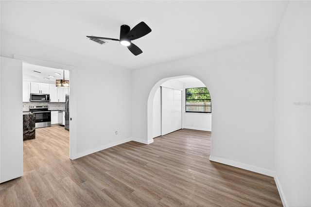 14841 OAK VINE DRIVE, Lutz, FL 33559