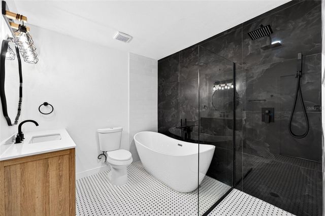 14841 OAK VINE DRIVE, Lutz, FL 33559