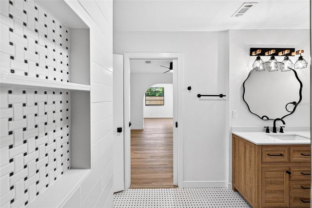 14841 OAK VINE DRIVE, Lutz, FL 33559