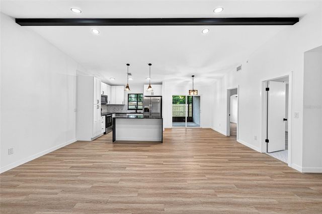 14841 OAK VINE DRIVE, Lutz, FL 33559