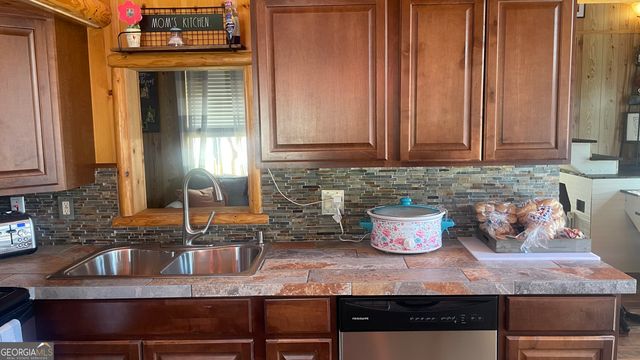 8 Cindy Parkway, Cleveland, GA 30528