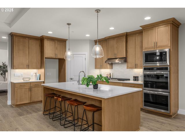 1103 S MOUNTAIN Pl, Ridgefield, WA 98642