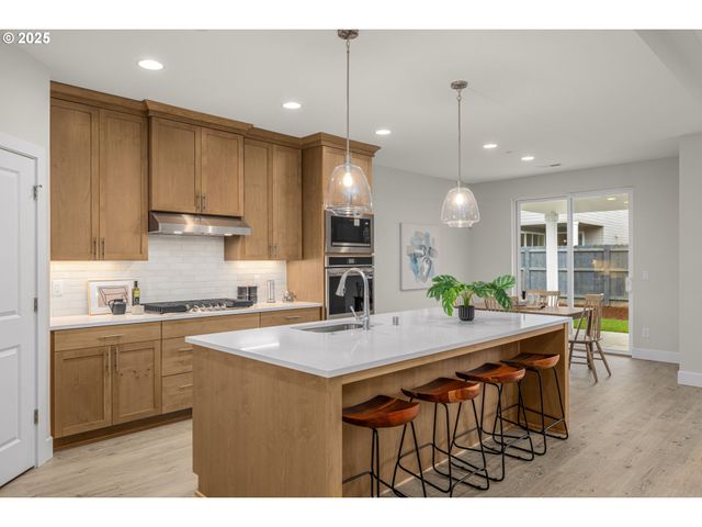 1103 S MOUNTAIN Pl, Ridgefield, WA 98642