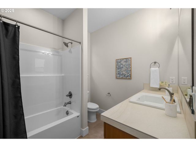 1103 S MOUNTAIN Pl, Ridgefield, WA 98642